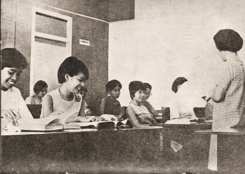 item thumbnail for MLS students in a ILS Classroom ca. 1960s